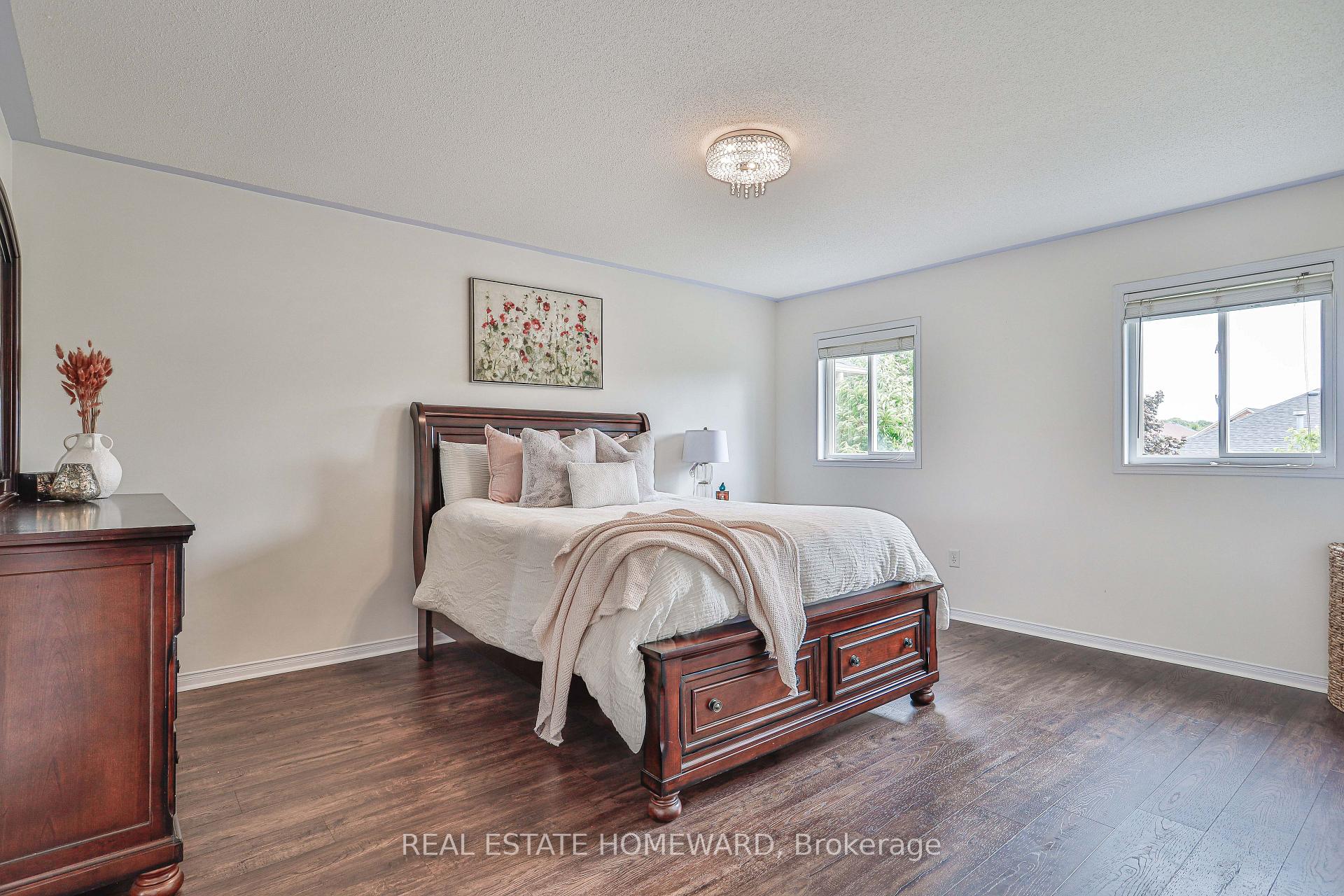 Photo 16 of 19 Rampart Crescent, Whitby, Williamsburg — HOMEH