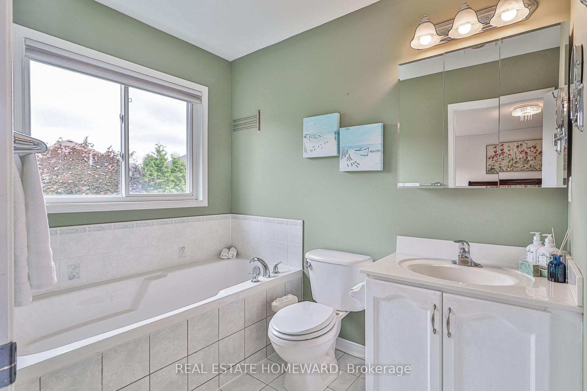 Photo 19 of 19 Rampart Crescent, Whitby, Williamsburg — HOMEH