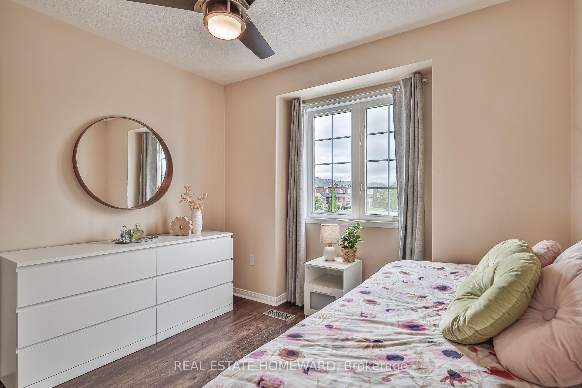 Photo 22 of 19 Rampart Crescent, Whitby, Williamsburg — HOMEH