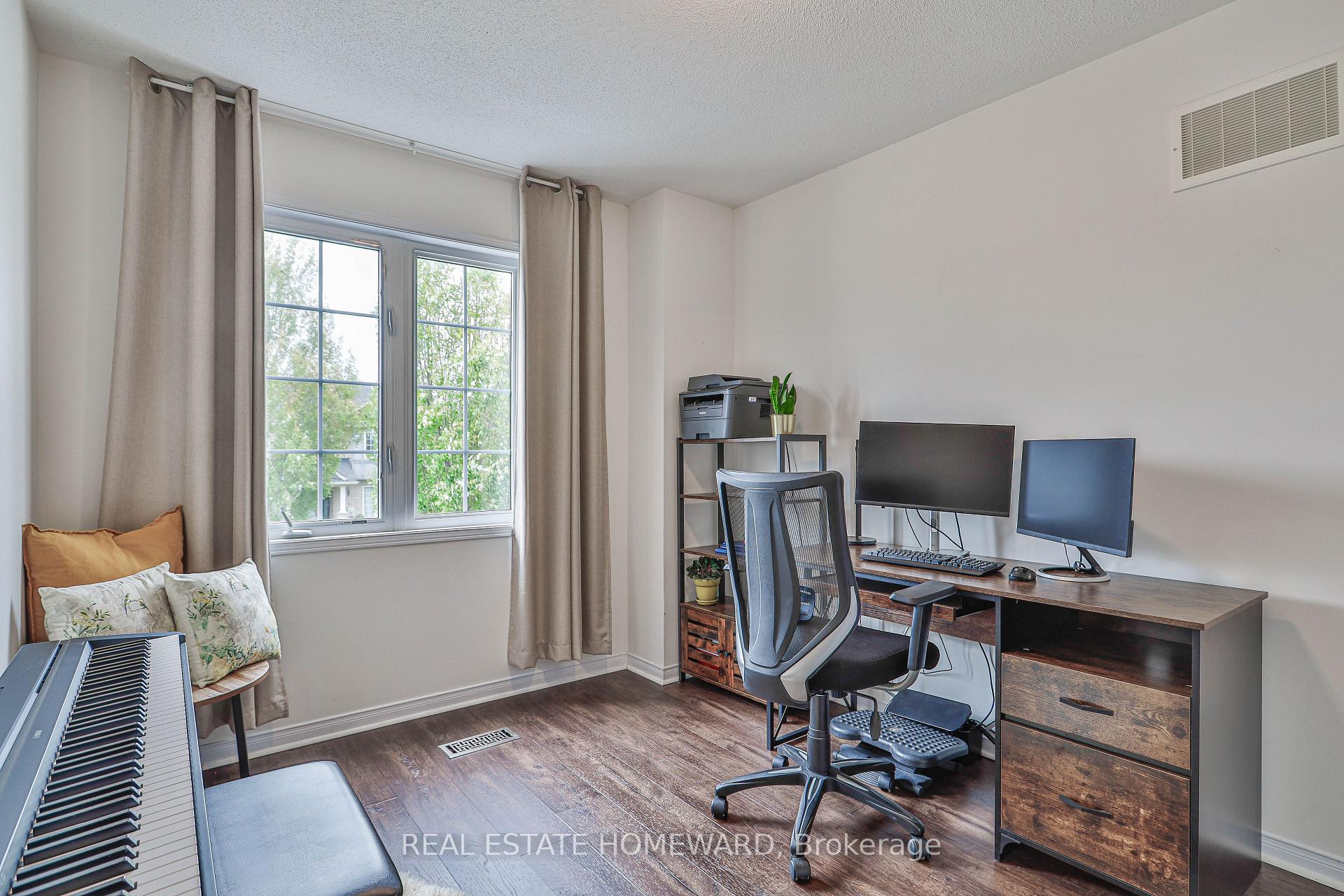 Photo 23 of 19 Rampart Crescent, Whitby, Williamsburg — HOMEH