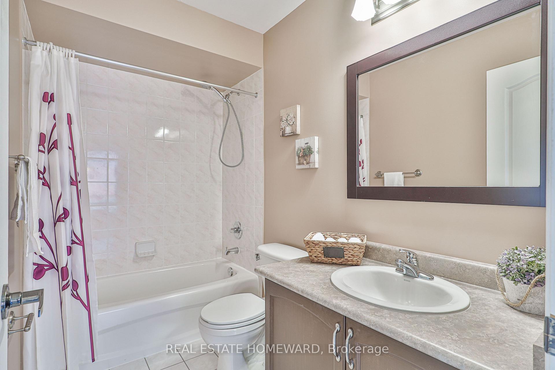 Photo 24 of 19 Rampart Crescent, Whitby, Williamsburg — HOMEH