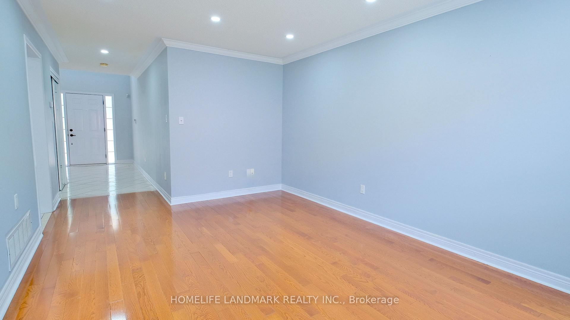 Photo 12 of 15 Montreaux Crescent, Vaughan, Vellore Village — HOMEH