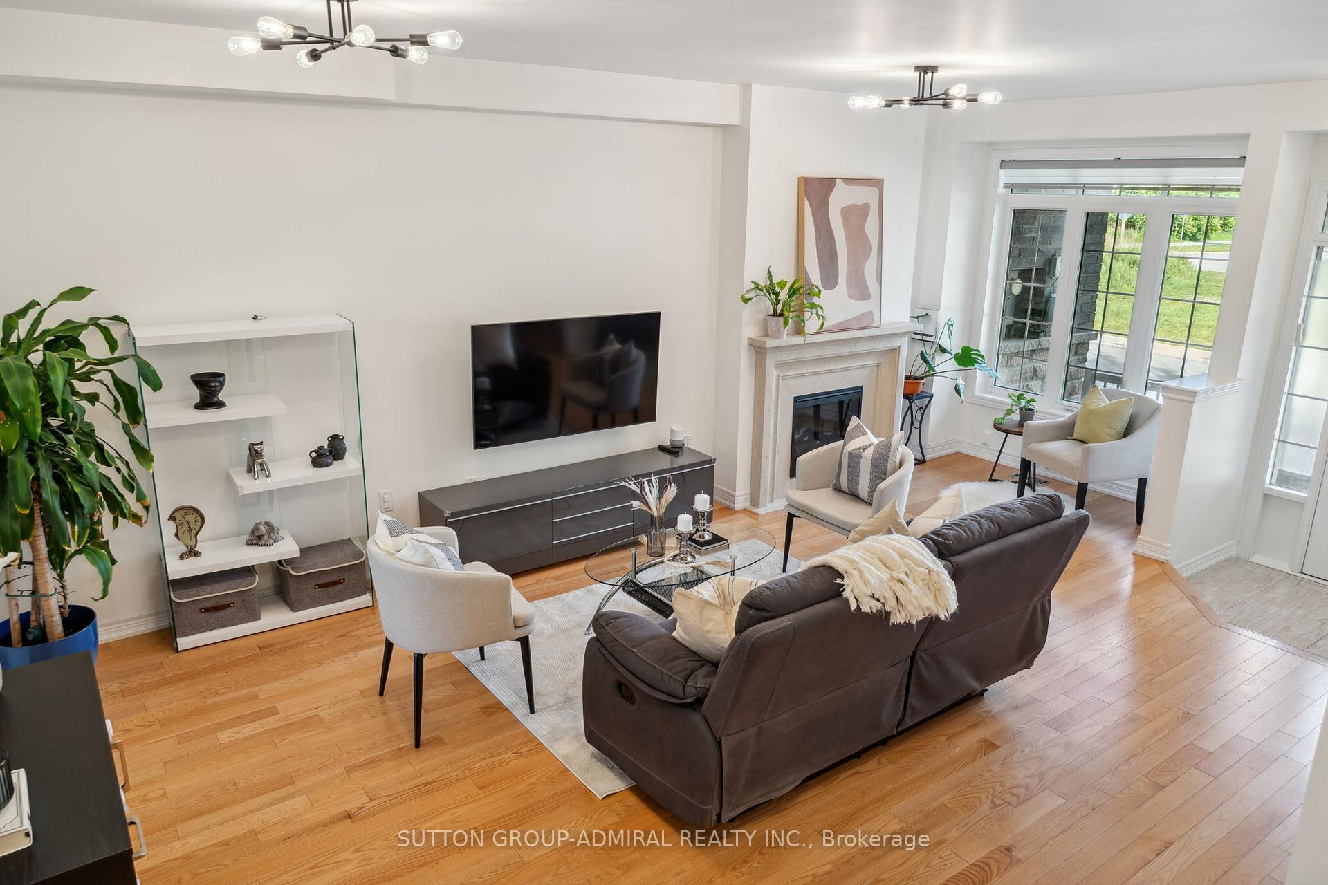 Photo 7 of 214 East's Corners Boulevard, Vaughan, Kleinburg — HOMEH