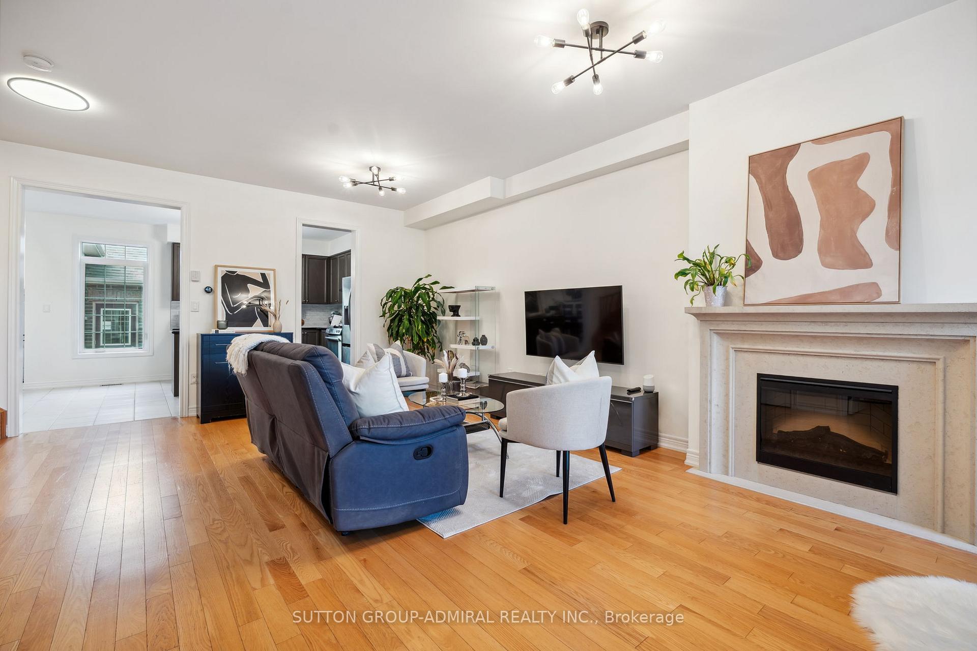 Photo 9 of 214 East's Corners Boulevard, Vaughan, Kleinburg — HOMEH