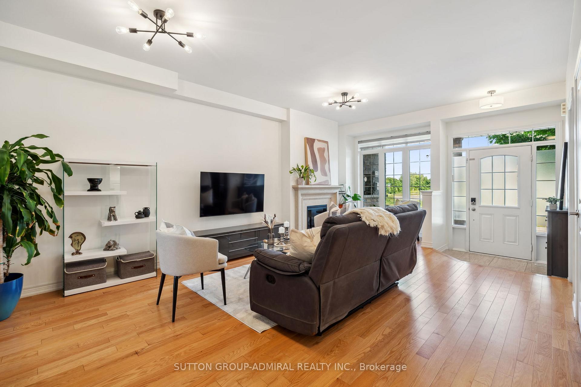 Photo 12 of 214 East's Corners Boulevard, Vaughan, Kleinburg — HOMEH