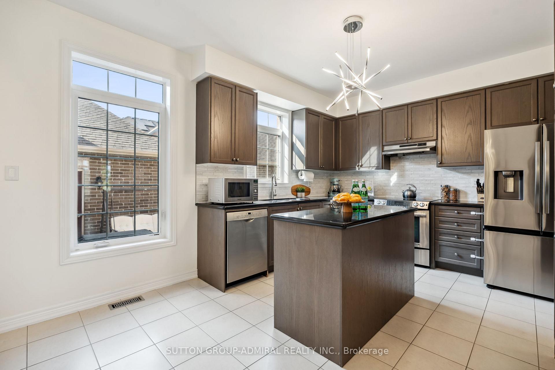 Photo 15 of 214 East's Corners Boulevard, Vaughan, Kleinburg — HOMEH