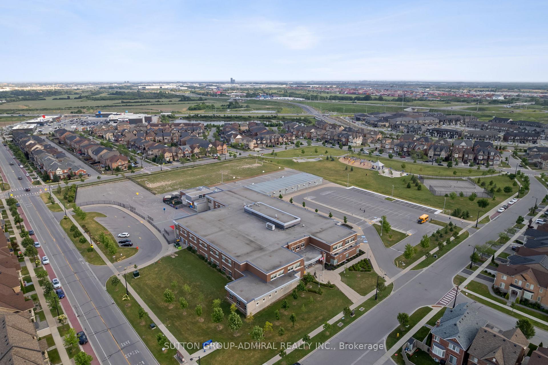 Photo 44 of 214 East's Corners Boulevard, Vaughan, Kleinburg — HOMEH