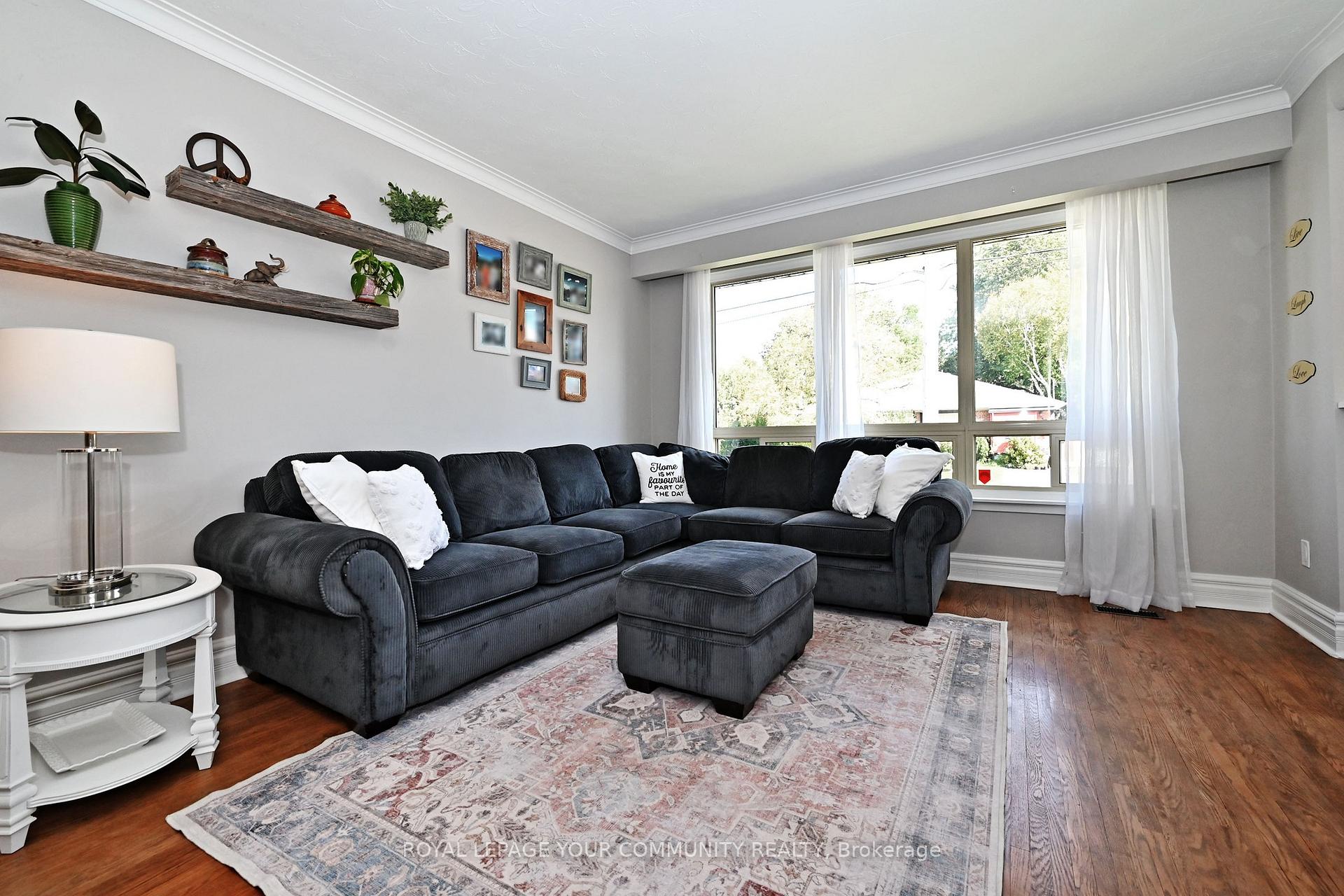 Photo 5 of 62 Haida Drive, Aurora, Aurora Heights — HOMEH