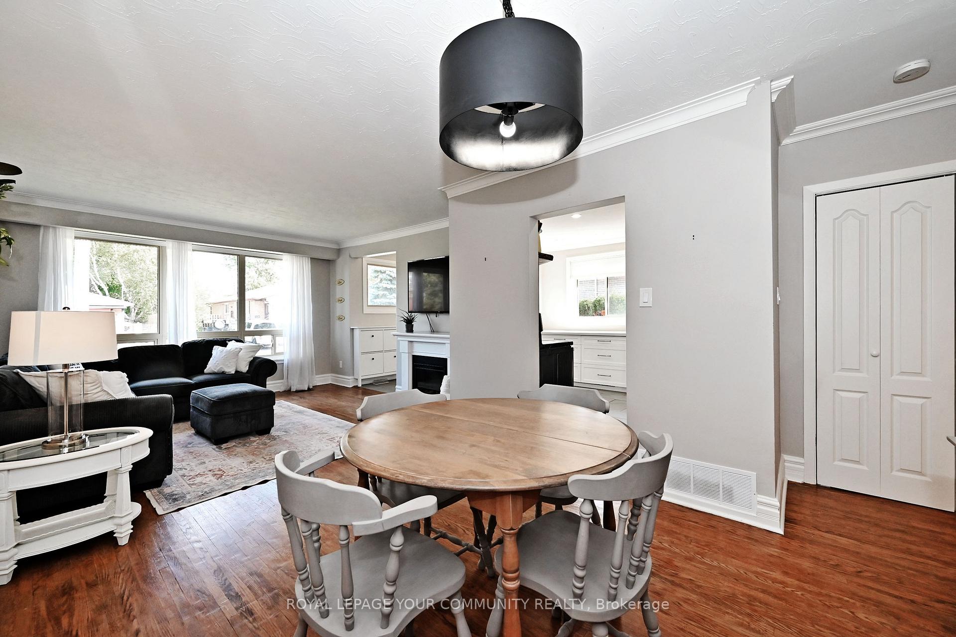 Photo 12 of 62 Haida Drive, Aurora, Aurora Heights — HOMEH