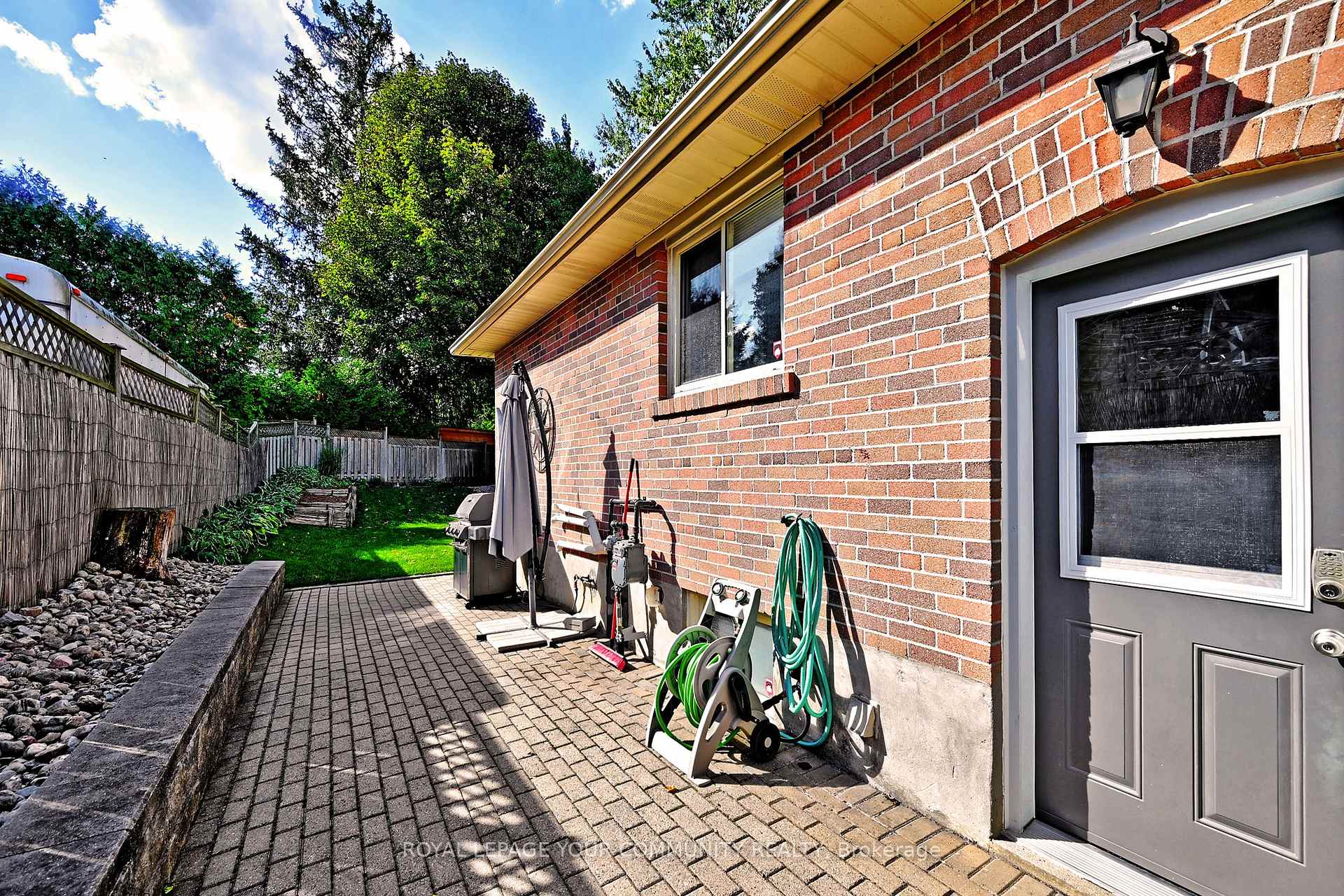 Photo 40 of 62 Haida Drive, Aurora, Aurora Heights — HOMEH