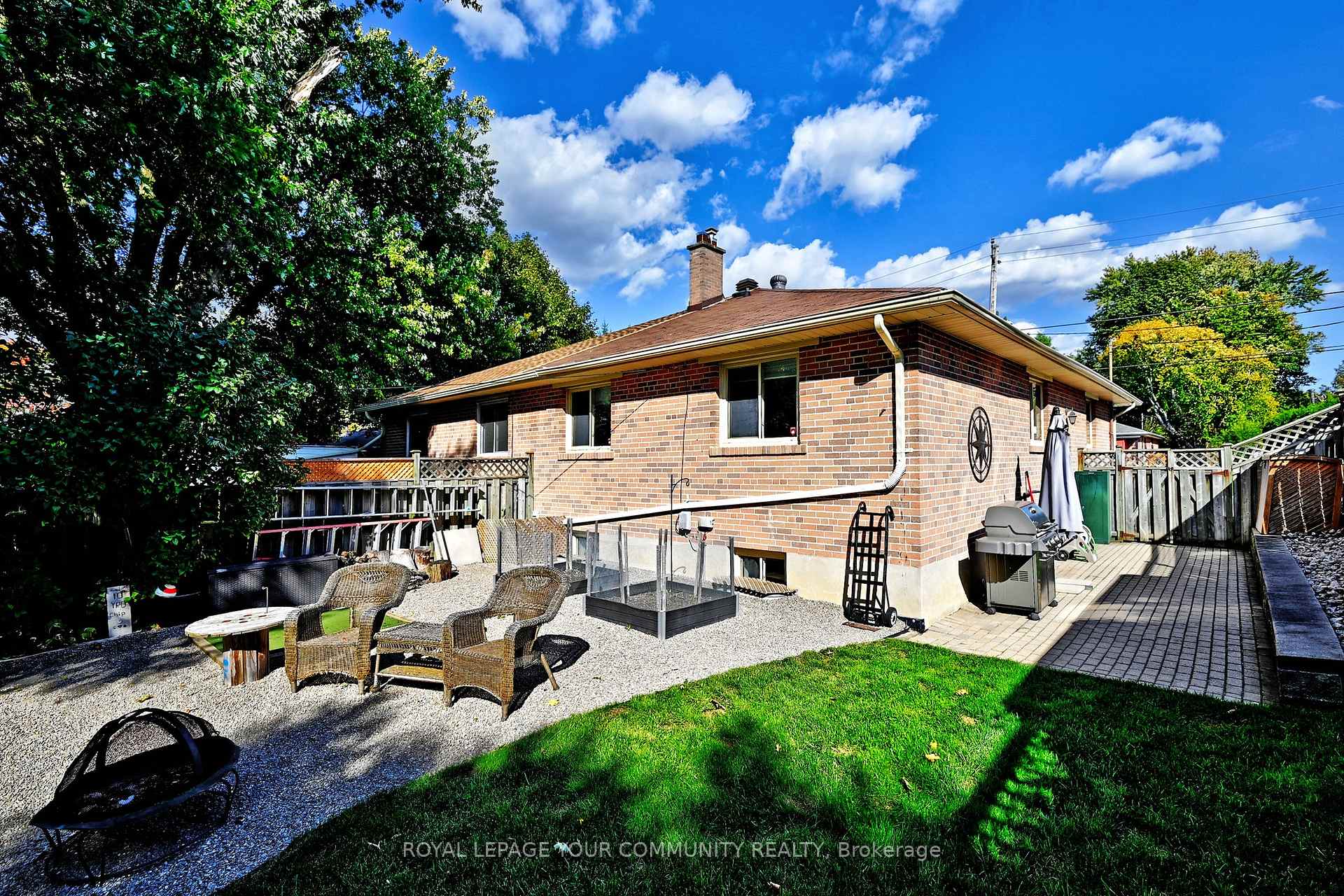 Photo 43 of 62 Haida Drive, Aurora, Aurora Heights — HOMEH