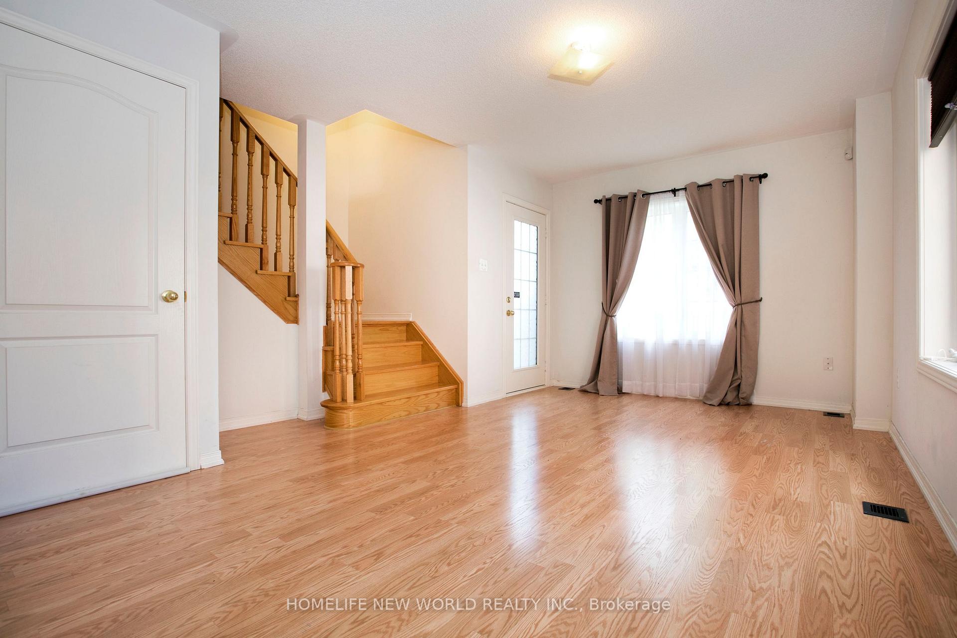 Photo 2 of 16 Eastern Skies Way, Markham, Wismer — HOMEH
