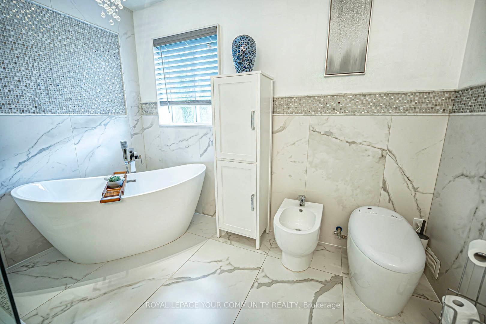 Photo 16 of 298 Hawkview Boulevard, Vaughan, Vellore Village — HOMEH