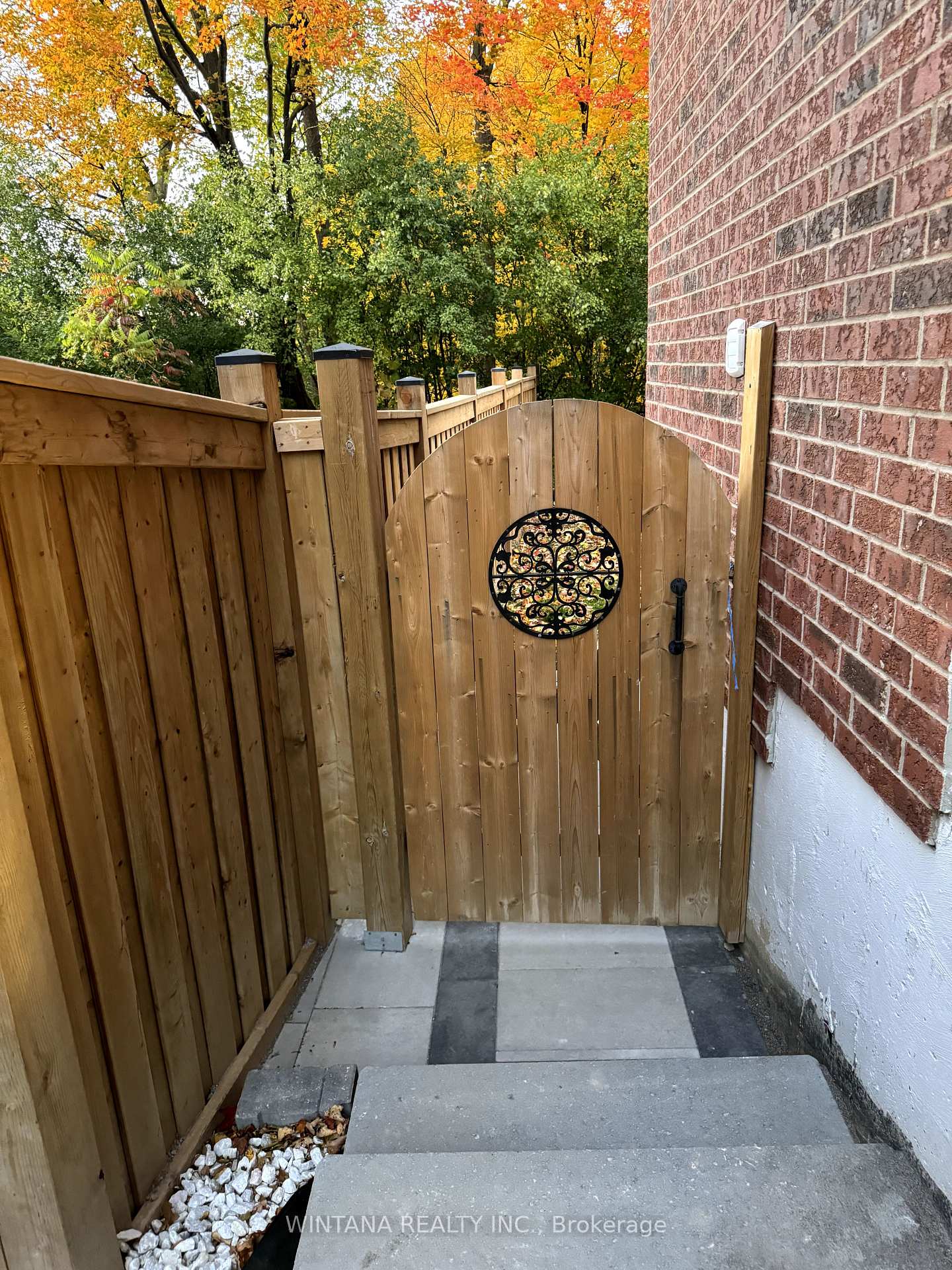 Photo 9 of 36 Matisse Trail, Vaughan, Patterson — HOMEH