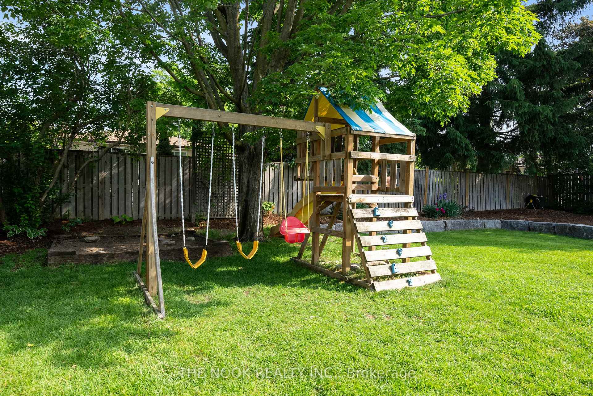 Photo 41 of 40 Calder Crescent, Whitby, Pringle Creek — HOMEH
