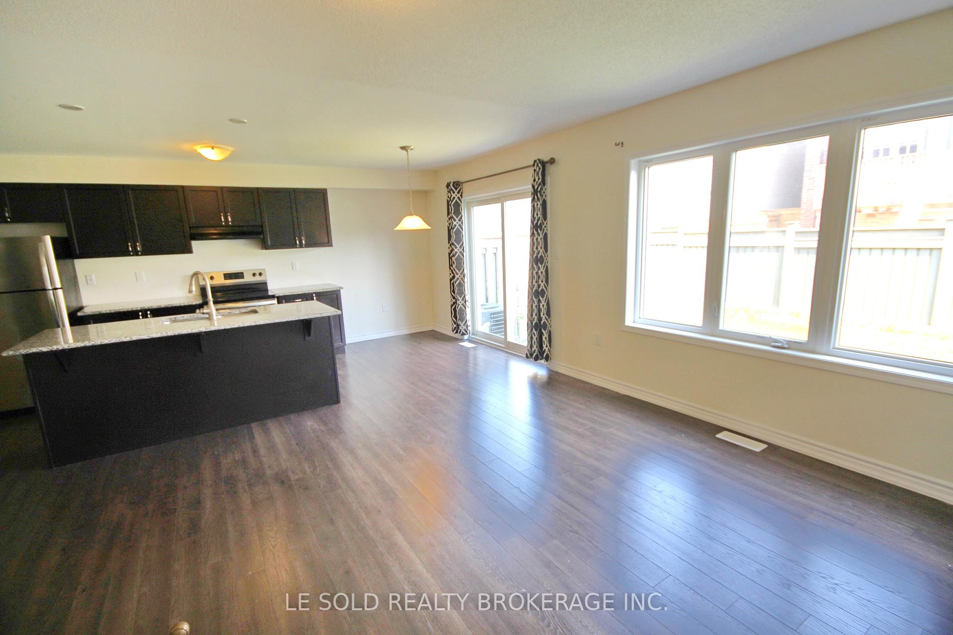 Photo 5 of 90 Hutt Crescent, Aurora, Rural Aurora — HOMEH