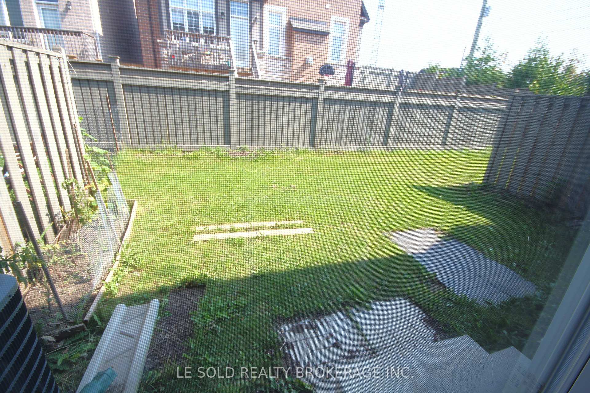 Photo 8 of 90 Hutt Crescent, Aurora, Rural Aurora — HOMEH