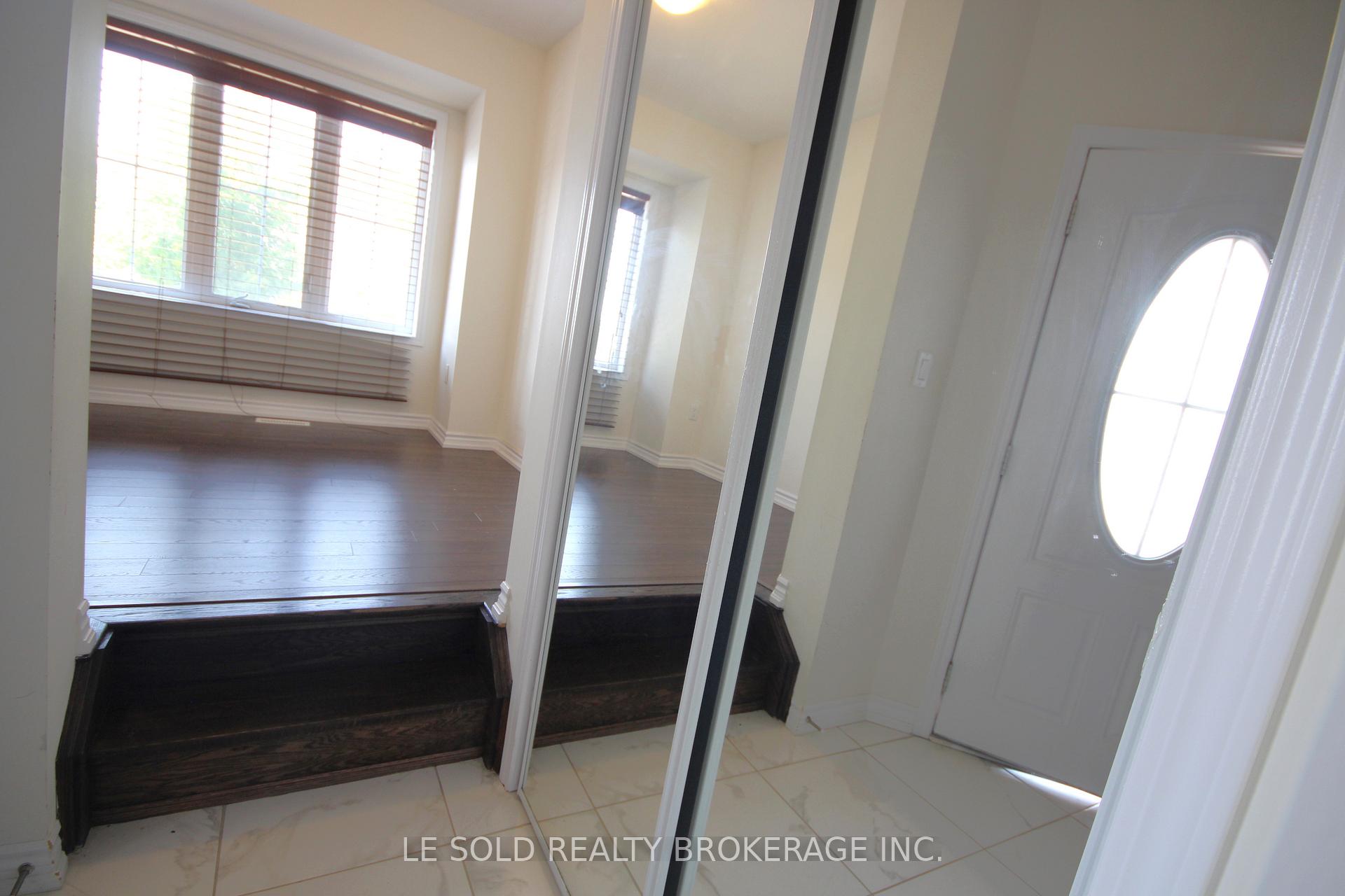 Photo 9 of 90 Hutt Crescent, Aurora, Rural Aurora — HOMEH