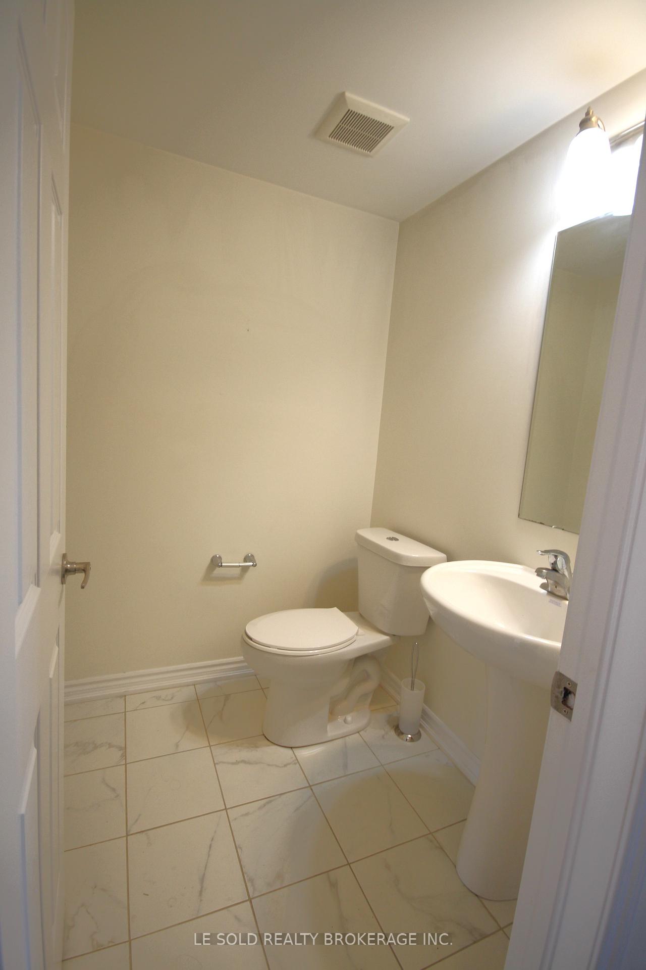 Photo 10 of 90 Hutt Crescent, Aurora, Rural Aurora — HOMEH