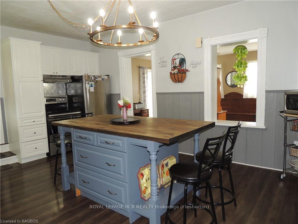 Photo 11 of 209 Bruce Street S, West Grey — HOMEH