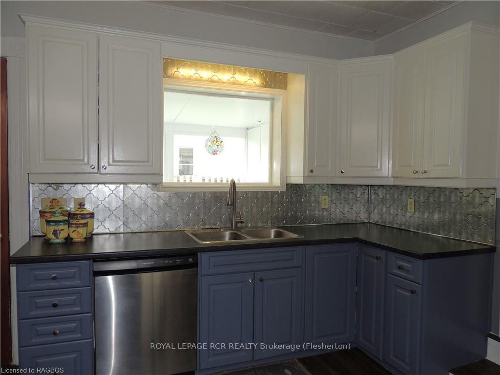 Photo 12 of 209 Bruce Street S, West Grey — HOMEH