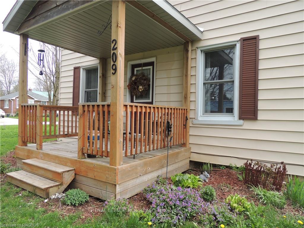 Photo 31 of 209 Bruce Street S, West Grey — HOMEH