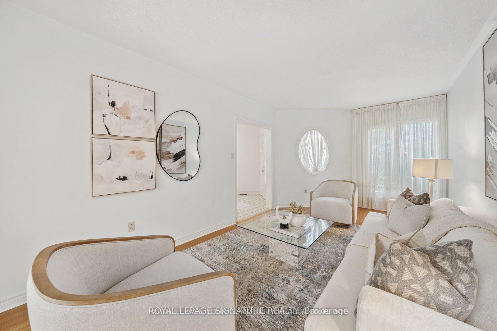 Photo 5 of 75 Venice Crescent, Vaughan, Beverley Glen — HOMEH