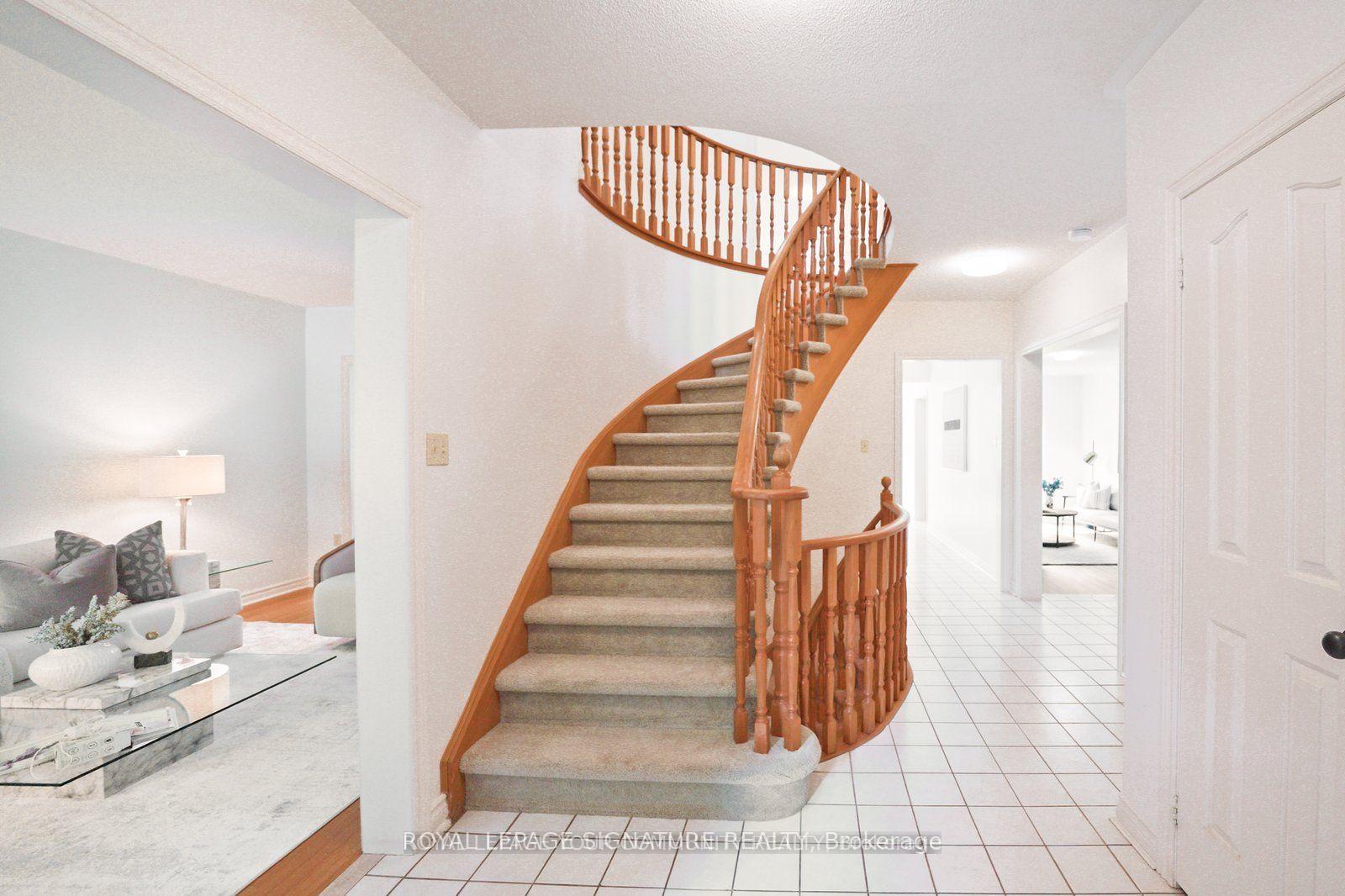 Photo 20 of 75 Venice Crescent, Vaughan, Beverley Glen — HOMEH
