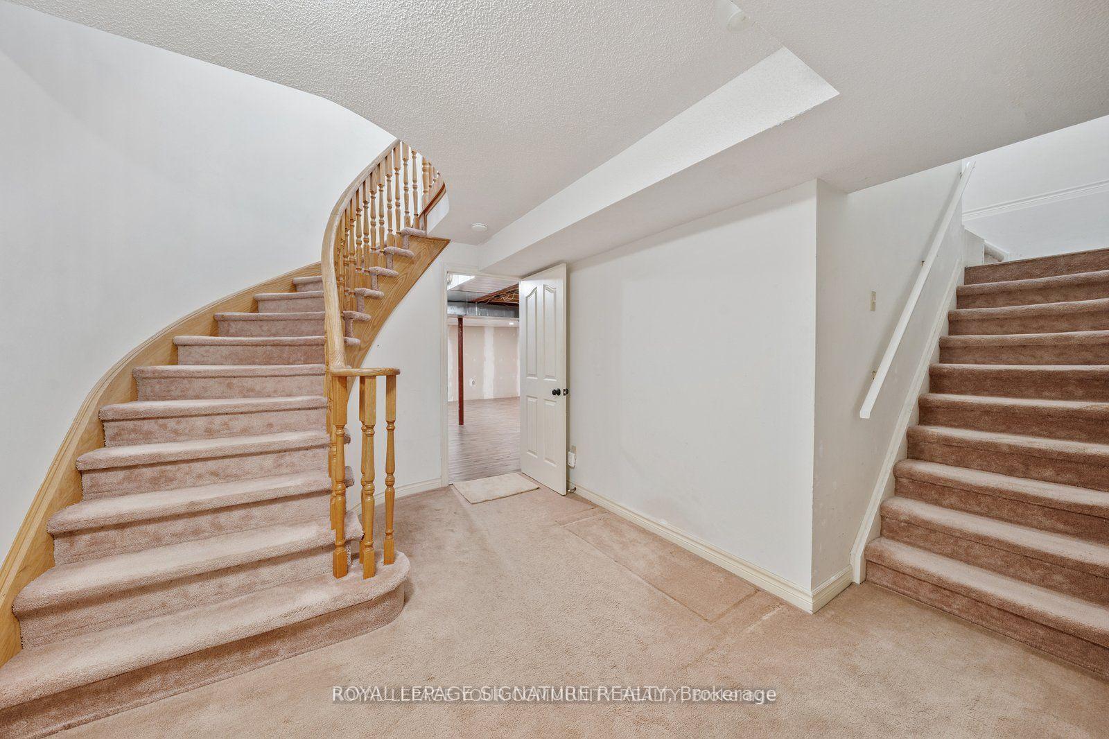 Photo 32 of 75 Venice Crescent, Vaughan, Beverley Glen — HOMEH