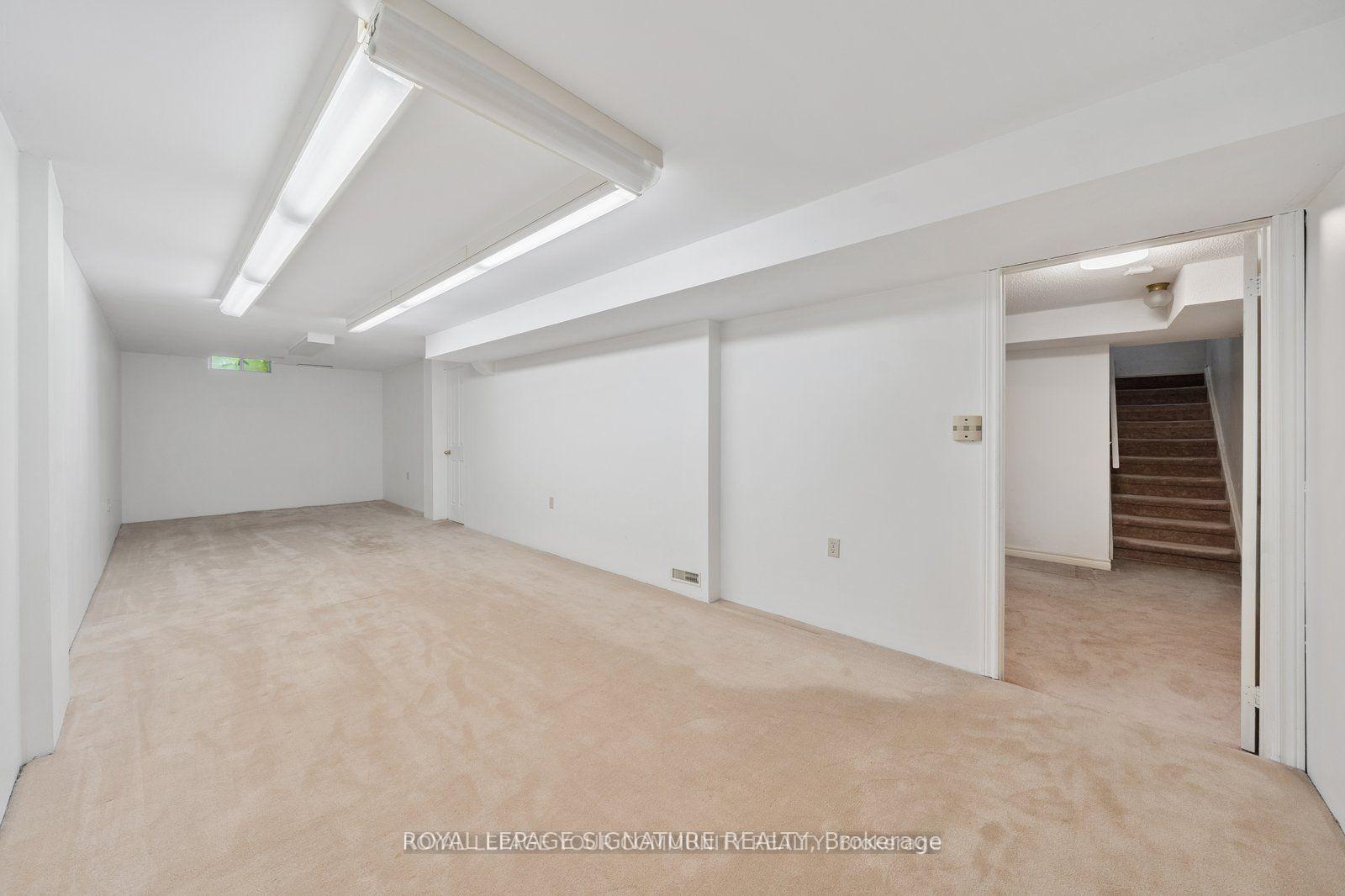 Photo 33 of 75 Venice Crescent, Vaughan, Beverley Glen — HOMEH
