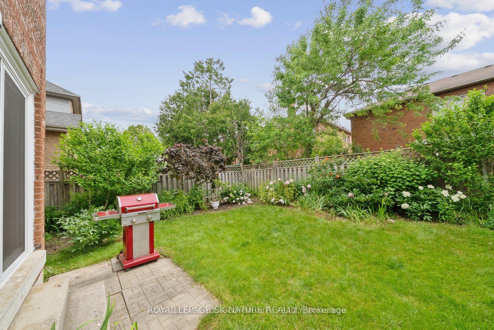 Photo 36 of 75 Venice Crescent, Vaughan, Beverley Glen — HOMEH