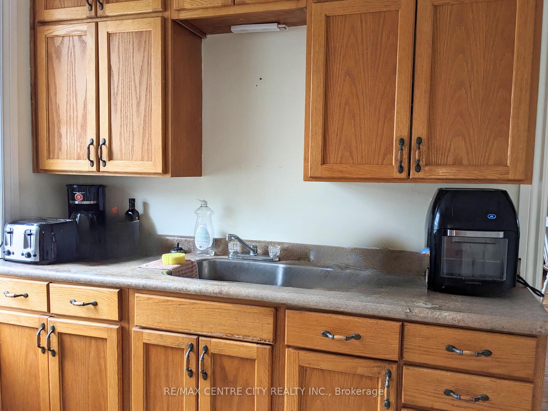 Photo 12 of 171 Sydenham Street E, Aylmer — HOMEH