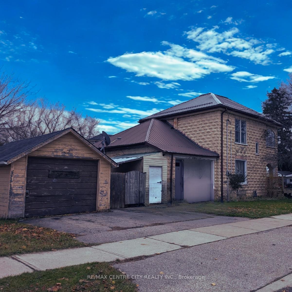 Photo 10 of 171 Sydenham Street E, Aylmer — HOMEH