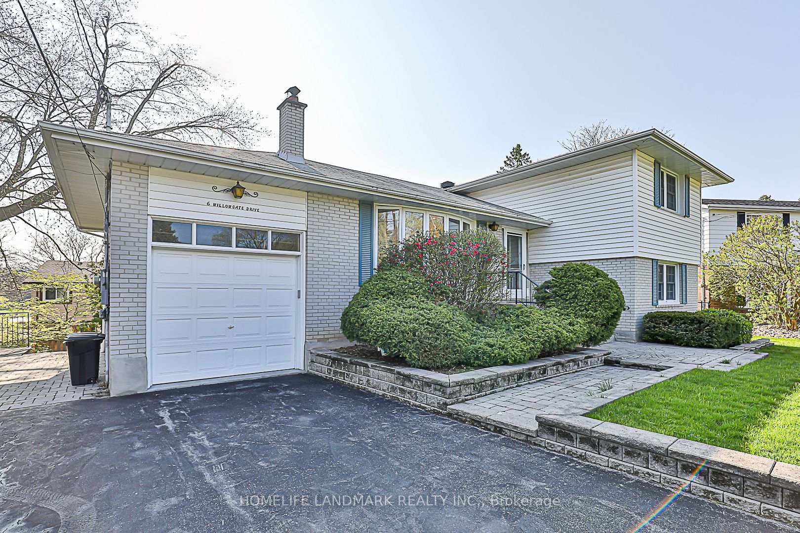 Photo 4 of 6 Willowgate Drive, Markham, Bullock — HOMEH