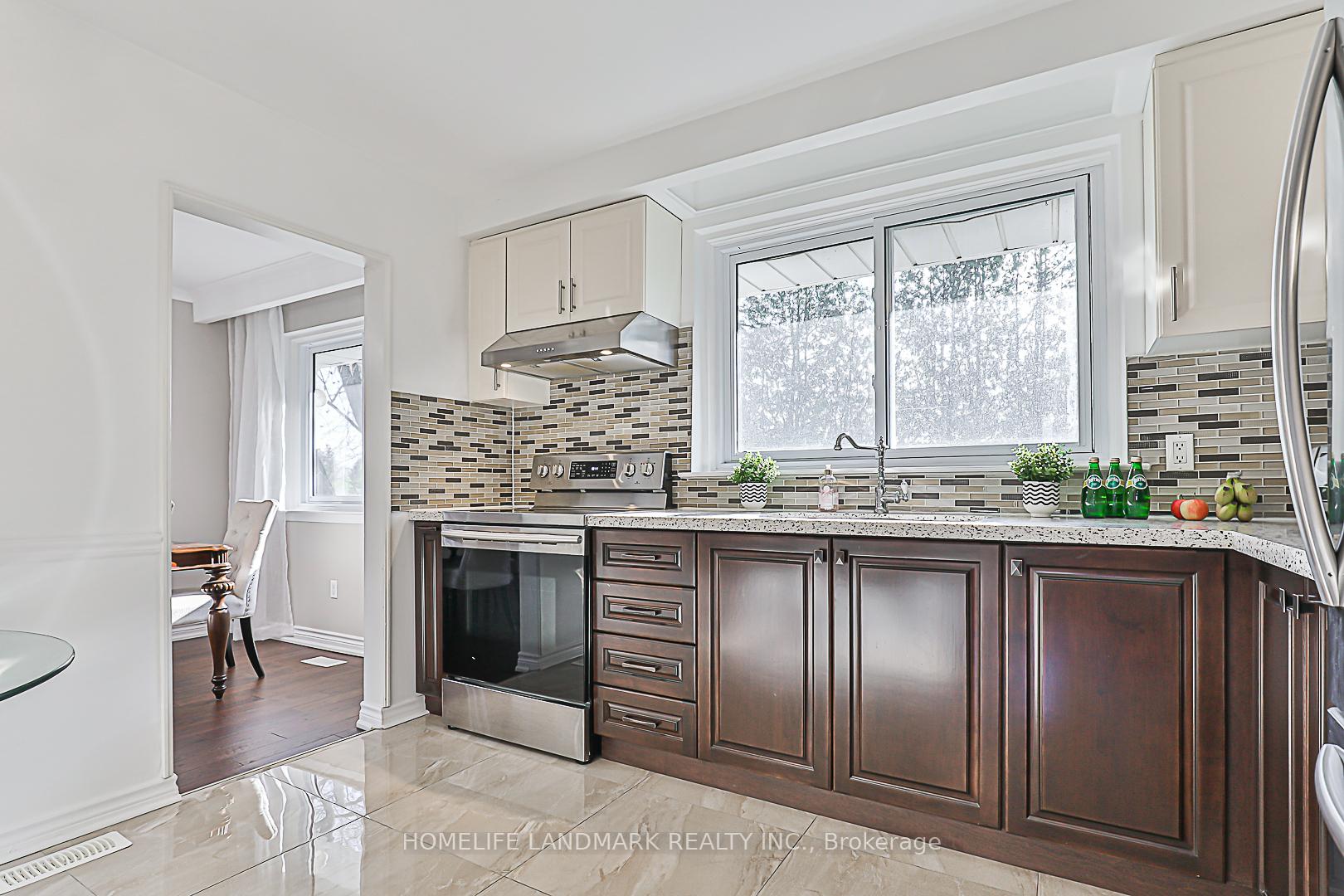 Photo 11 of 6 Willowgate Drive, Markham, Bullock — HOMEH