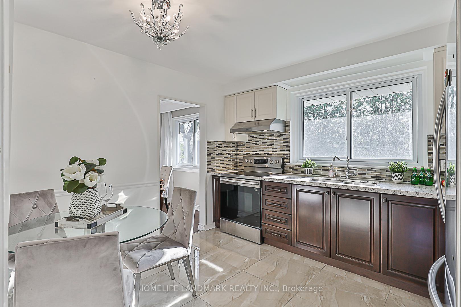 Photo 14 of 6 Willowgate Drive, Markham, Bullock — HOMEH