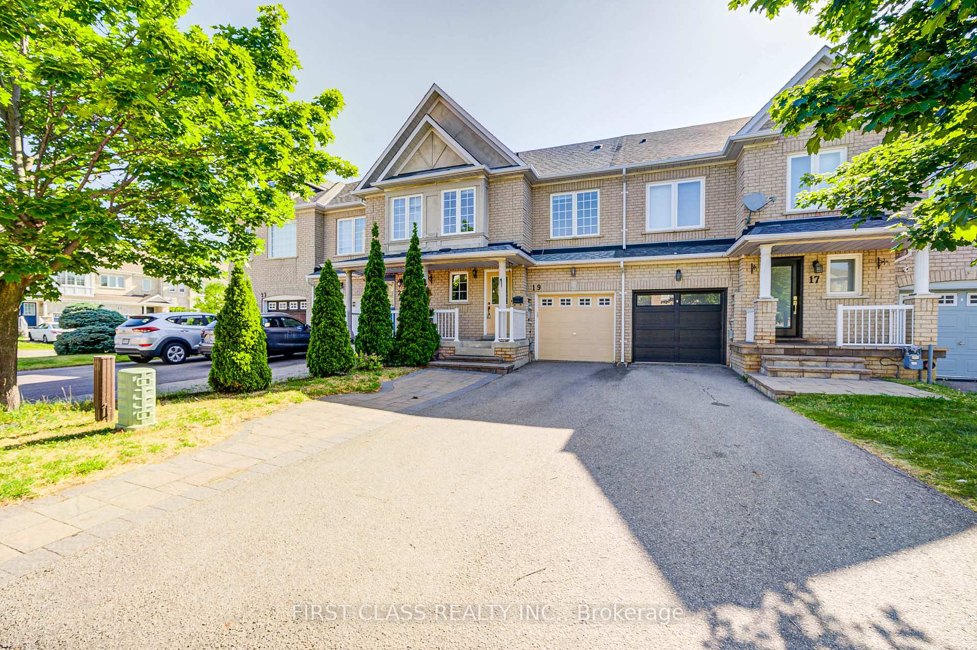 Photo 6 of 19 Benjamin Hood Crescent, Vaughan, Patterson — HOMEH
