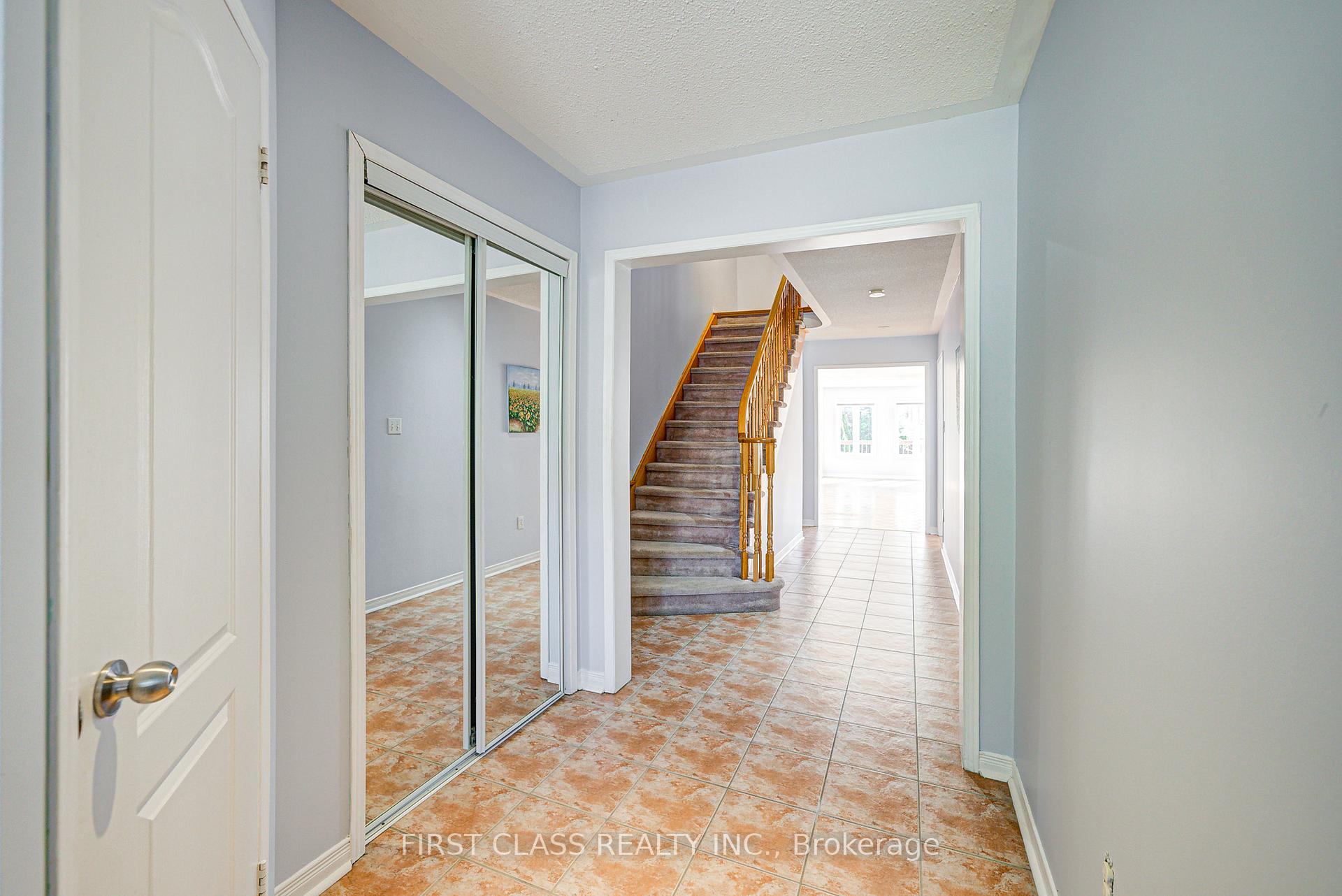 Photo 10 of 19 Benjamin Hood Crescent, Vaughan, Patterson — HOMEH