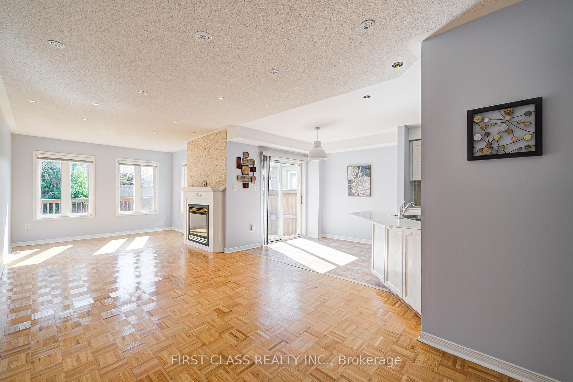 Photo 19 of 19 Benjamin Hood Crescent, Vaughan, Patterson — HOMEH