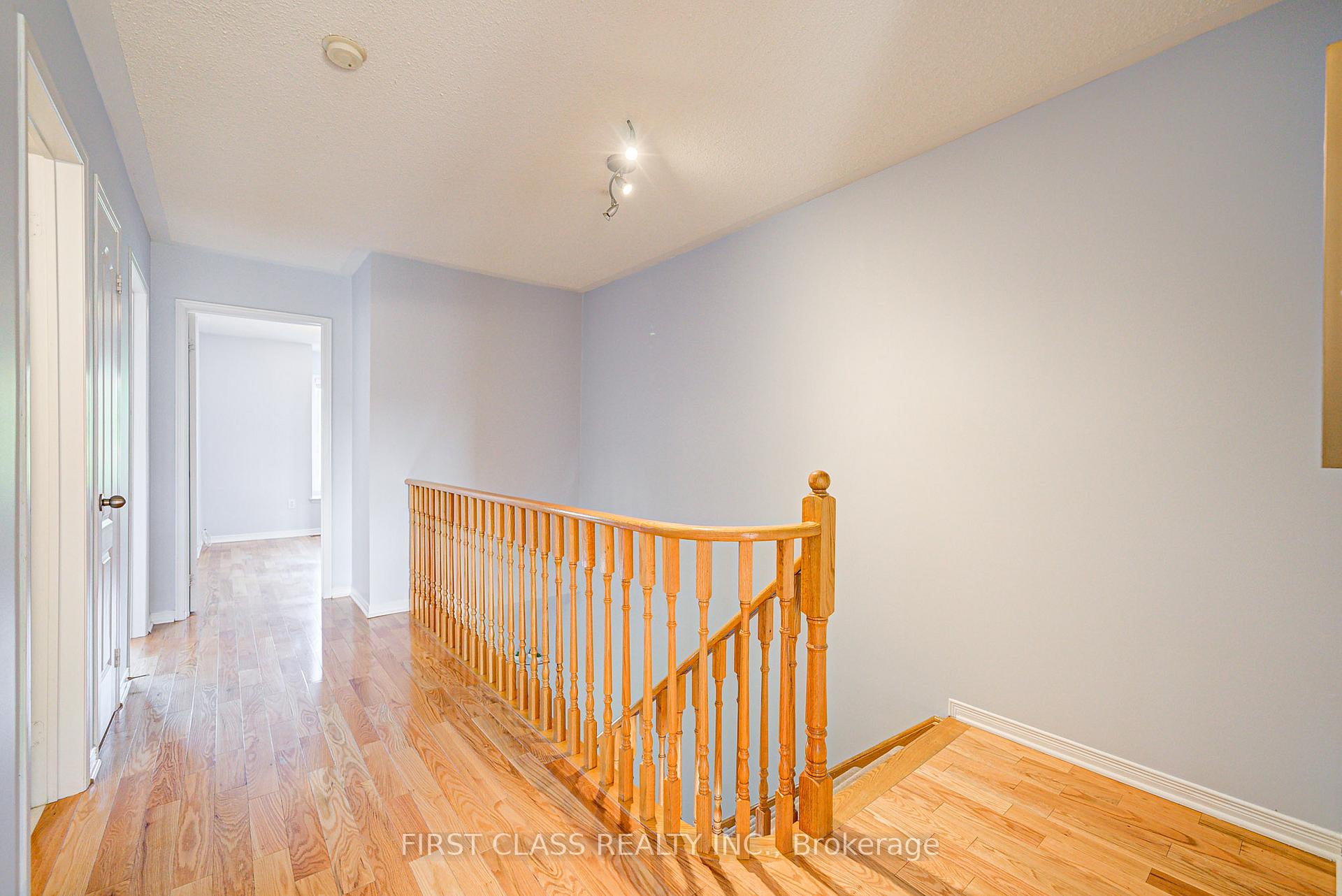 Photo 27 of 19 Benjamin Hood Crescent, Vaughan, Patterson — HOMEH