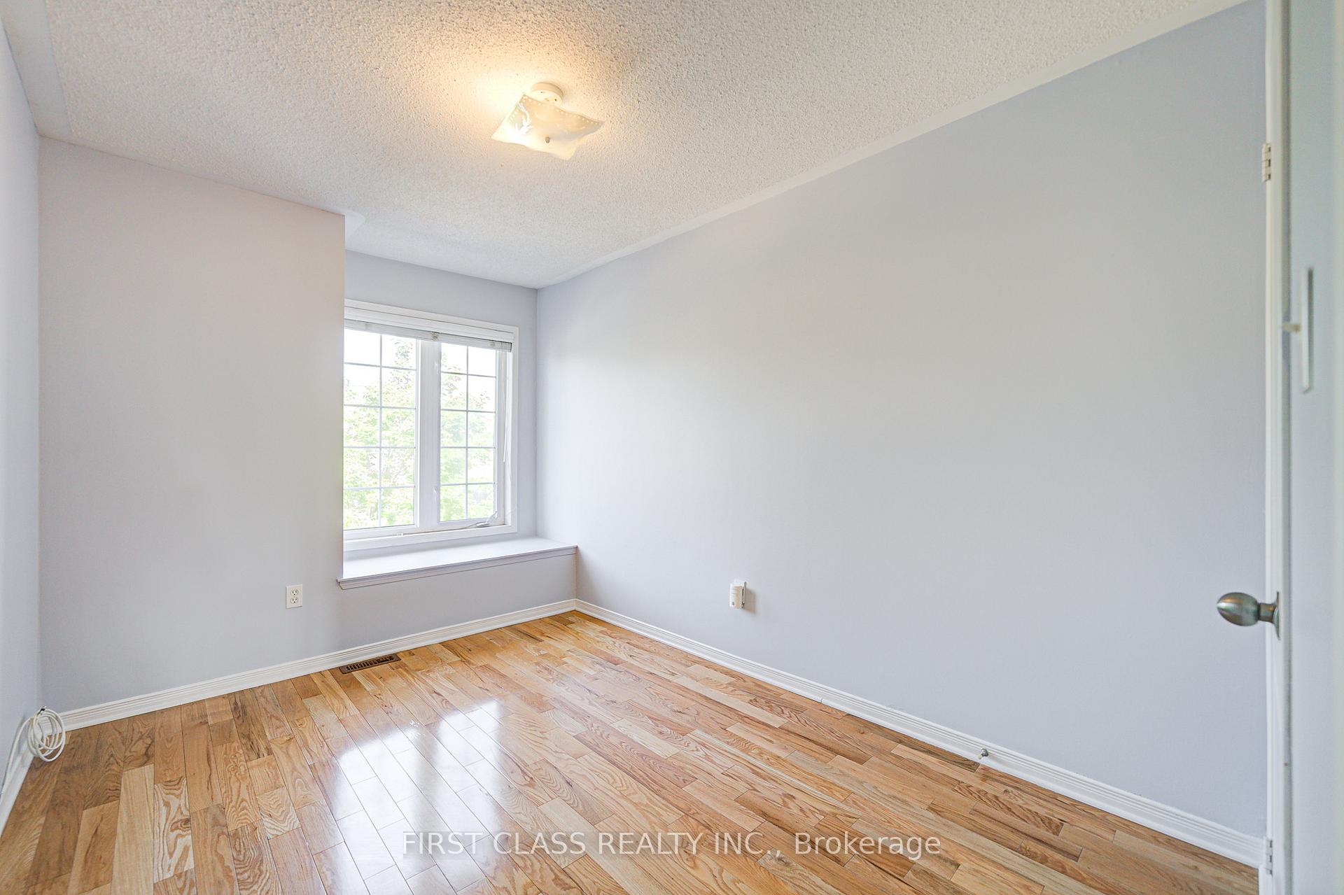 Photo 30 of 19 Benjamin Hood Crescent, Vaughan, Patterson — HOMEH