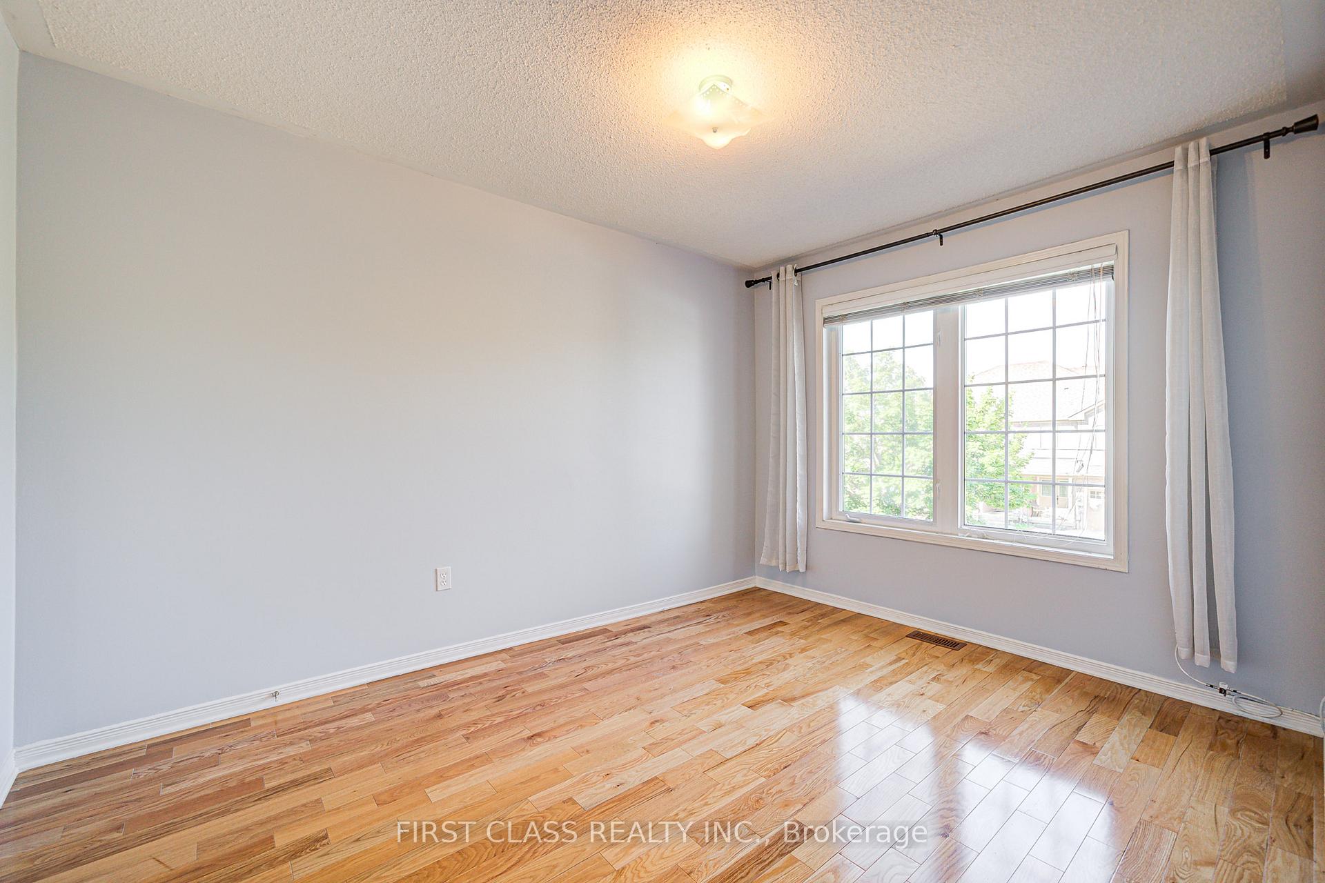 Photo 31 of 19 Benjamin Hood Crescent, Vaughan, Patterson — HOMEH