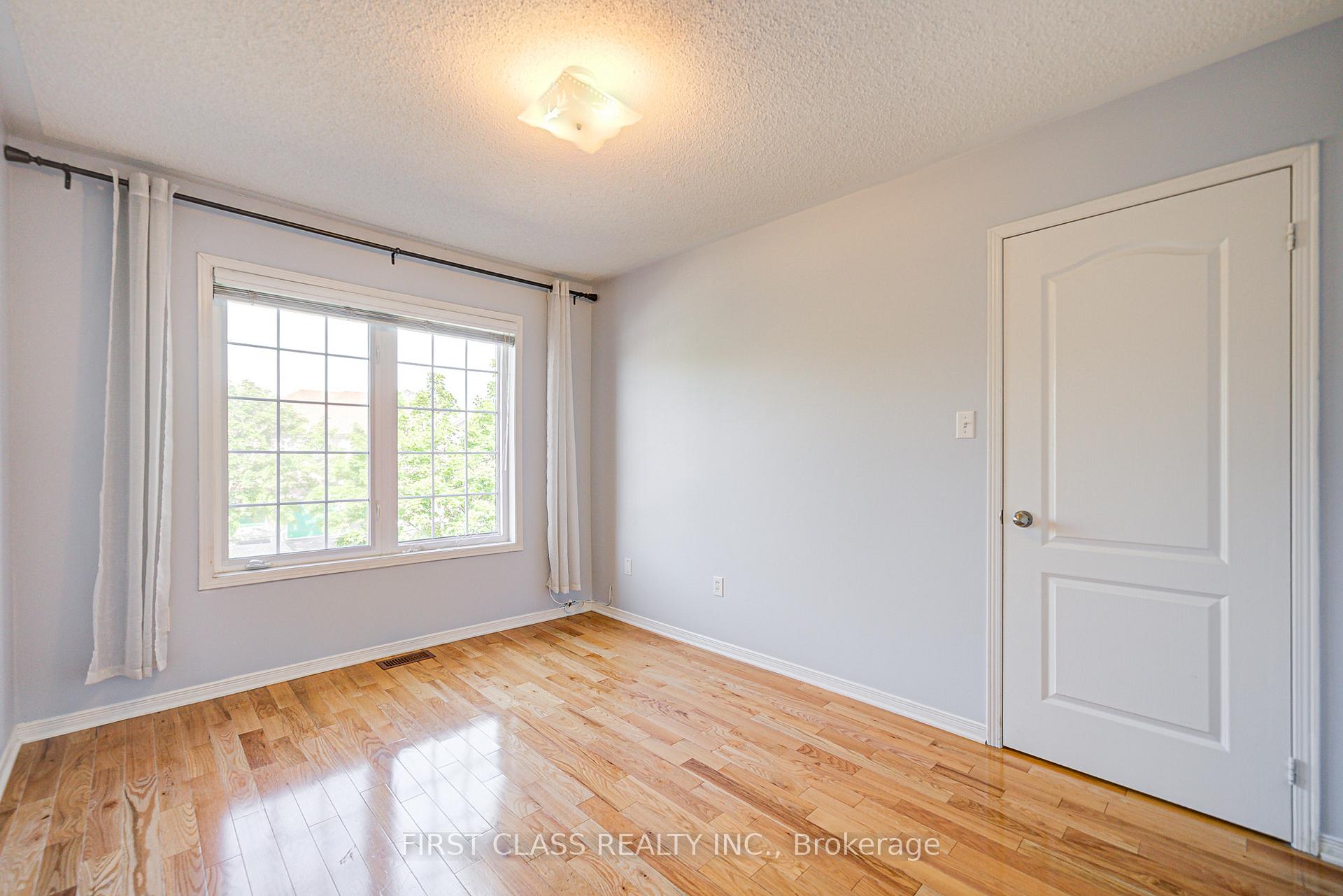 Photo 33 of 19 Benjamin Hood Crescent, Vaughan, Patterson — HOMEH