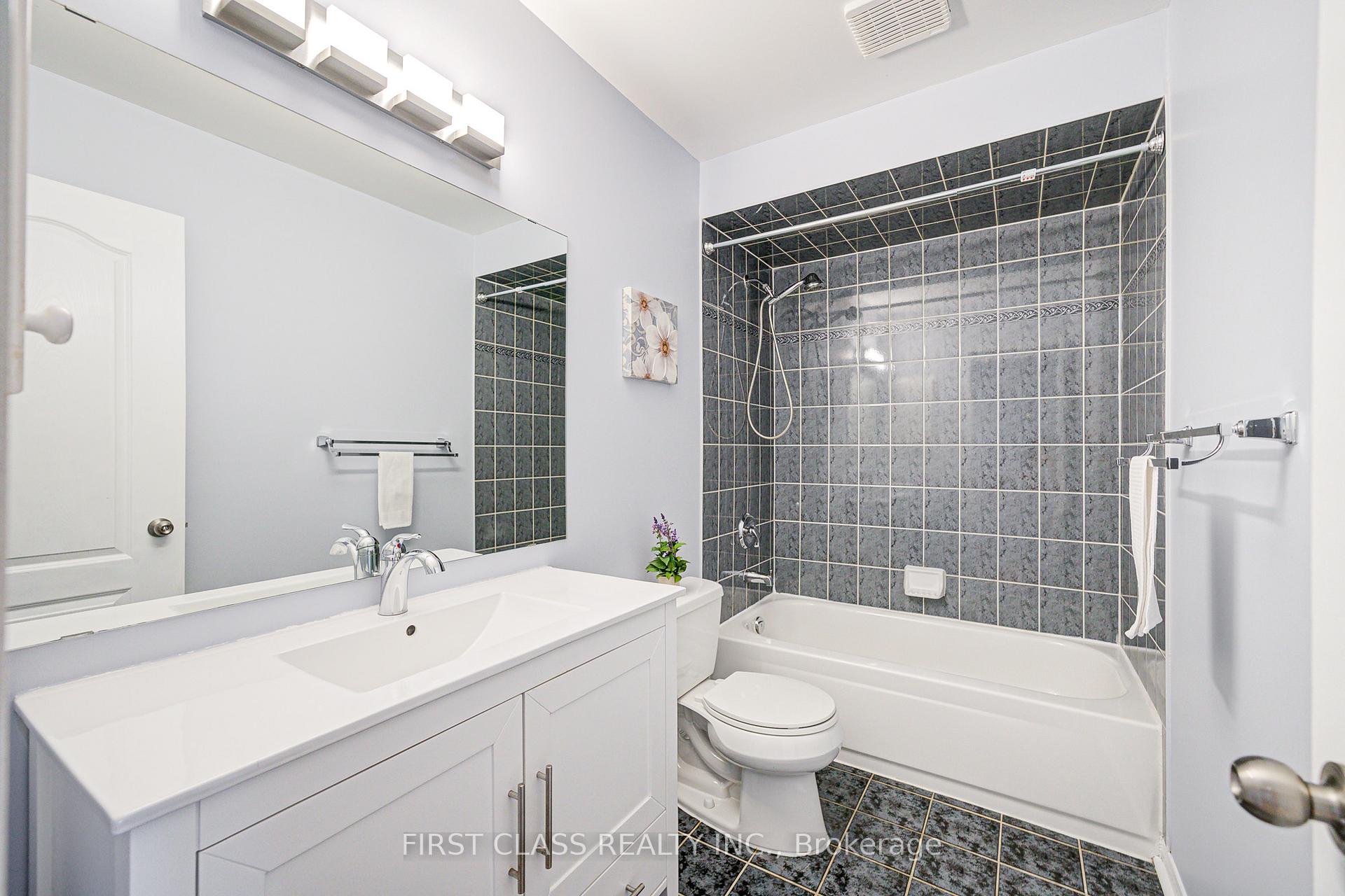 Photo 34 of 19 Benjamin Hood Crescent, Vaughan, Patterson — HOMEH