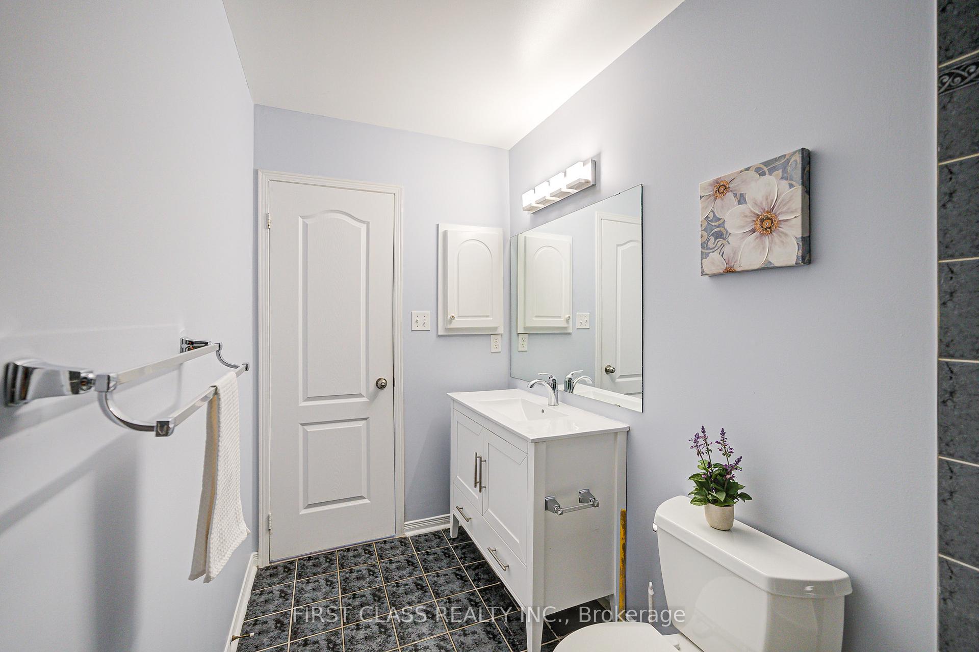 Photo 36 of 19 Benjamin Hood Crescent, Vaughan, Patterson — HOMEH