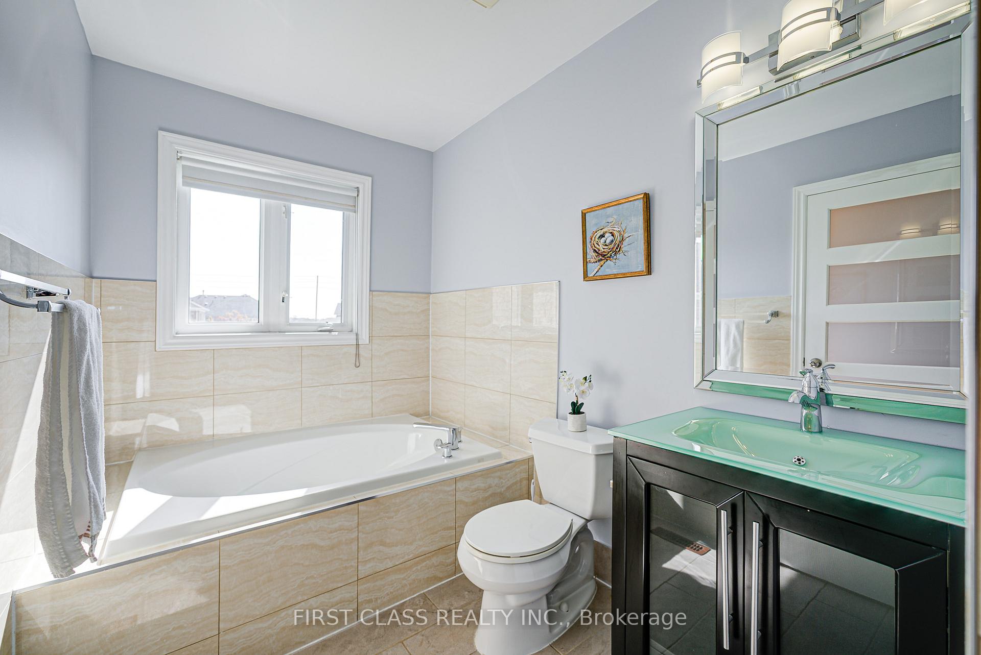 Photo 41 of 19 Benjamin Hood Crescent, Vaughan, Patterson — HOMEH
