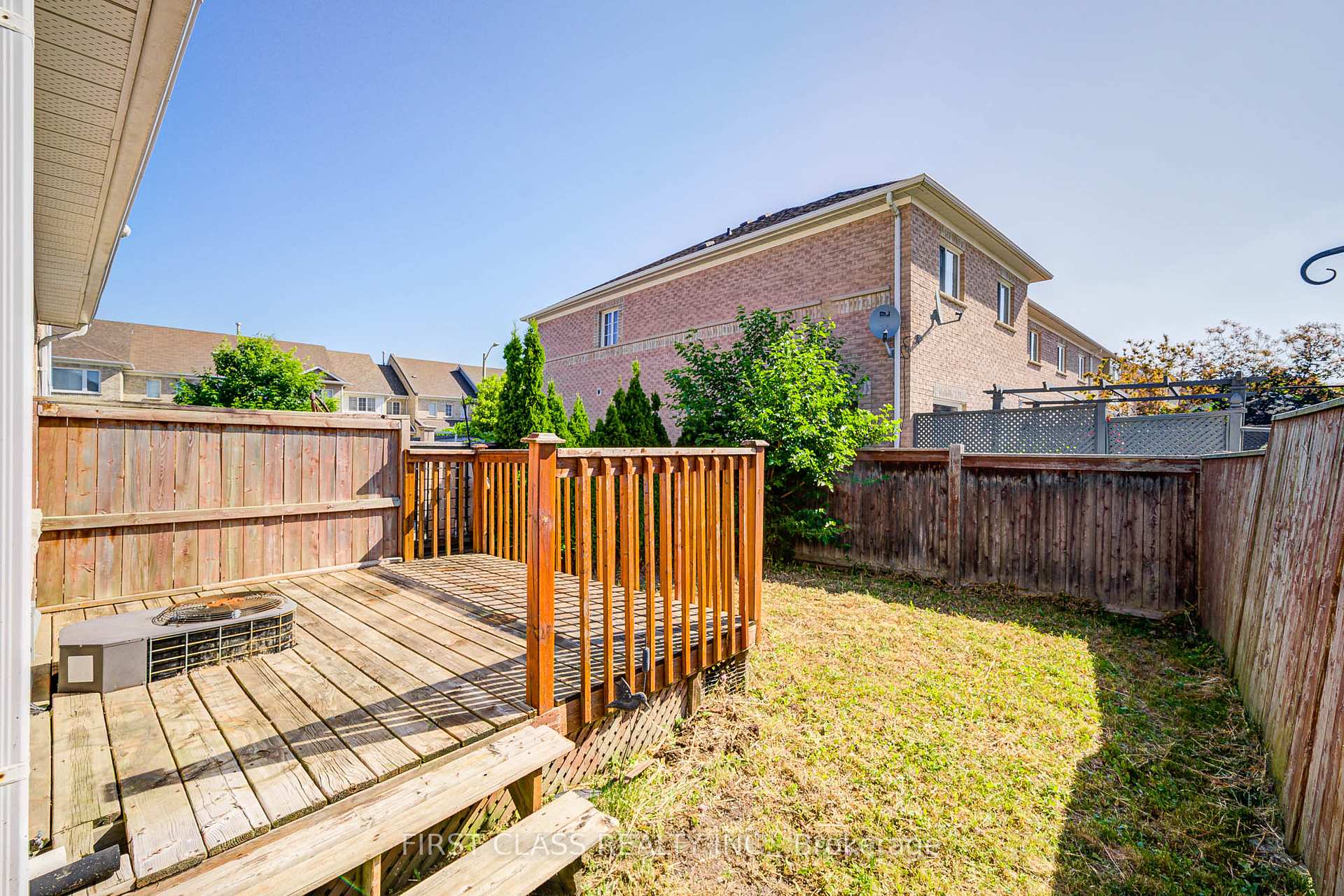 Photo 43 of 19 Benjamin Hood Crescent, Vaughan, Patterson — HOMEH