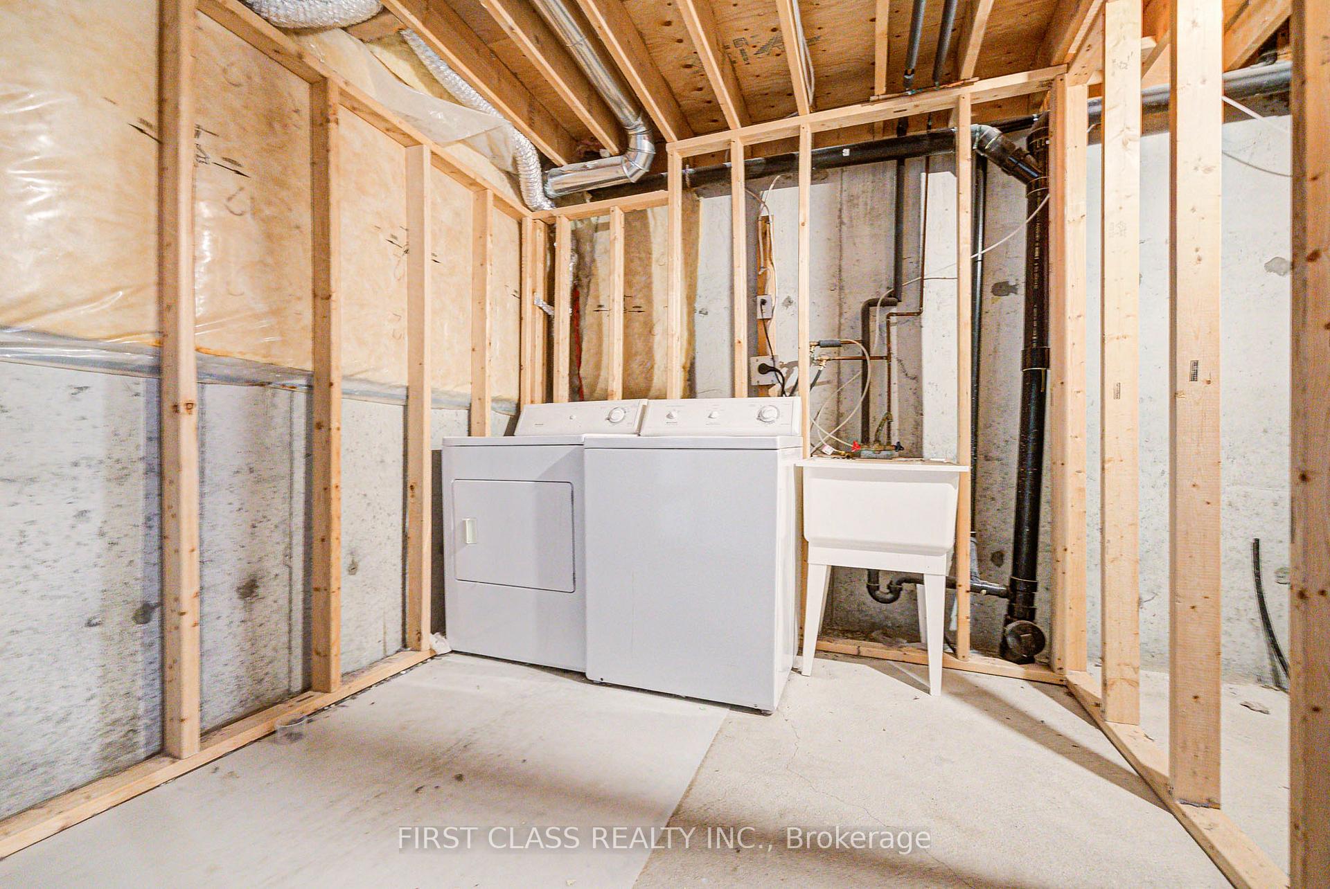 Photo 44 of 19 Benjamin Hood Crescent, Vaughan, Patterson — HOMEH