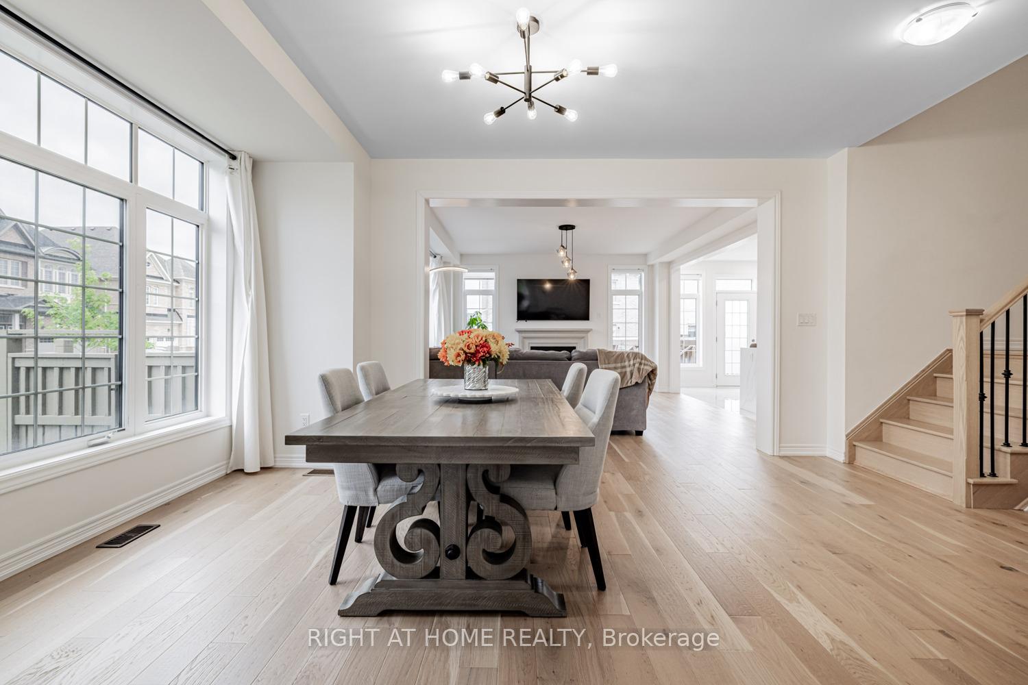 Photo 7 of 236 Bellefond Street, Vaughan, Kleinburg — HOMEH