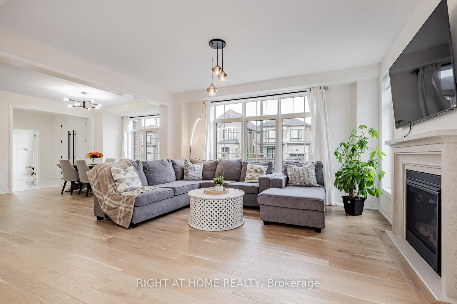 Photo 9 of 236 Bellefond Street, Vaughan, Kleinburg — HOMEH